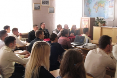Студенты Хабаровского техникума водного транспорта провели встречу-дискуссию с военными сотрудники КГБПОУ &quotХабаровский техникум водного транспорта&quot